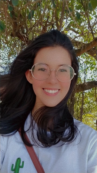 Photo of Adriana Velozo