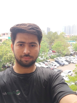 Photo of Zeeshan Mushtaq 