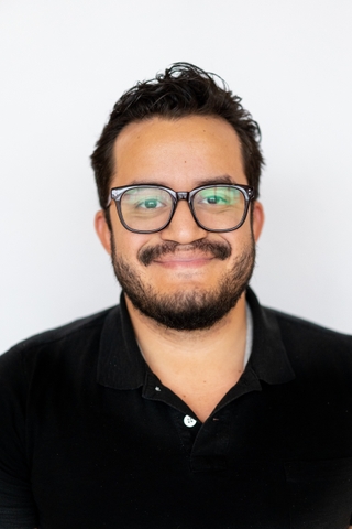 Photo of Luis Hernandez