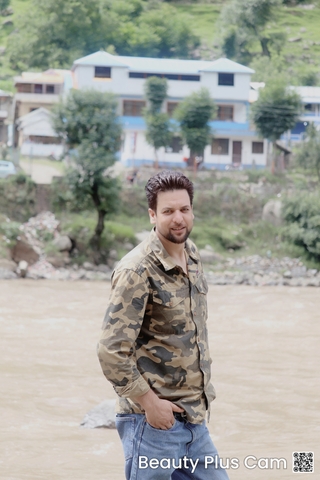Photo of Ishtiyaq  Khan 