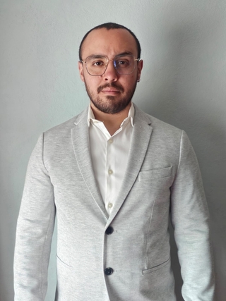 Photo of Arnold Esquivel